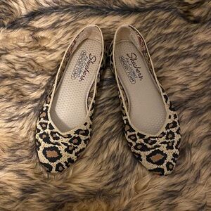 Skechers Women's Animal Print Cleo Flats